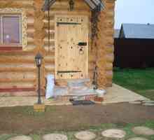 Lesena vrata za kopel z lastnimi rokami in njihova namestitev
