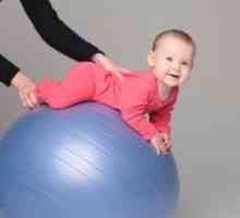 Fitball za dojenčke: vaje na žogi