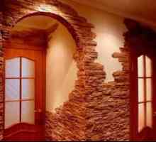 Kako postaviti stene v prostoru z dekorativnimi ploščicami pod kamnom
