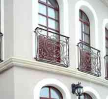 Kovanski balkon: glavne vrste, prednosti in slabosti