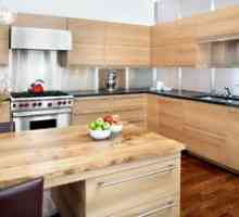 Pohištvo iz lesa: sodoben slog za majhno kuhinjo