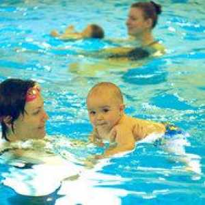 Bazen za dojenčke: ali ima kakšno korist od plavanja do novorojenčka?