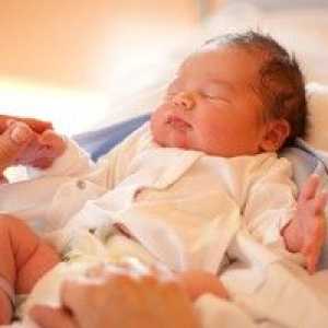Kaj storiti, če ima novorojenček zaprtje