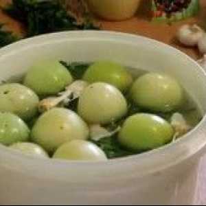 Domov kumarice: kisle zelene paradižnike