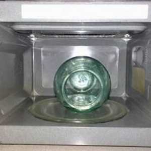 Kako in koliko časa je treba sterilizirati kozarce v mikrovalovni pečici