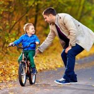 Kako poučevati otroka za vožnjo s kolesom