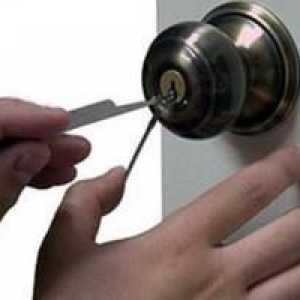 Kako odpreti vhodna vrata, če je ključavnica zdrobljena ali zataknjena