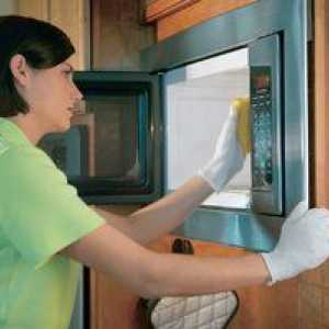 Kako očistiti mikrovalovno pečico v petih minutah