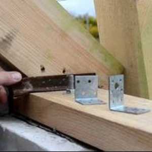 Kovinski perforirani pritrdilni elementi za lesene konstrukcije