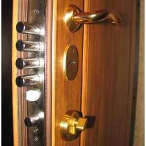 Namizne ključavnice za lesena vrata
