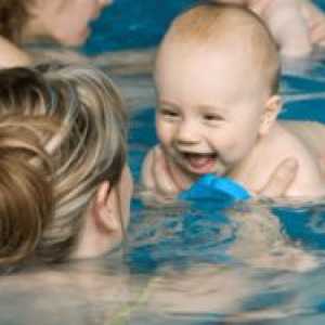 Dojenje doma in v bazenu, kot osnovo življenja dojenčkov