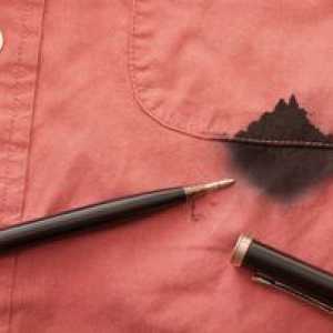 Kako pravilno odstraniti madeže iz kemičnega svinčnika s črnilom?