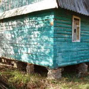 Kako zamenjati temelj pod leseno hišo