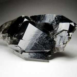 Stone morion: lastnosti in značilnosti mineralnih (fotografija)