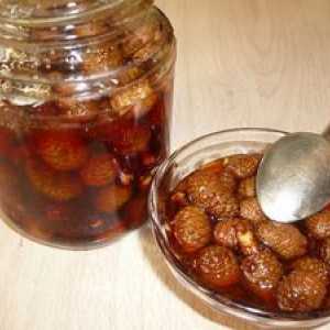 Zdravljenje marmelade iz bora, receptov in prednosti
