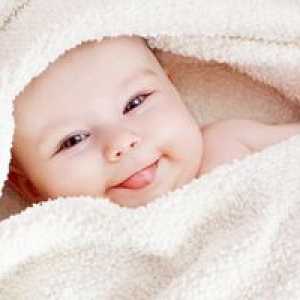 Peneče blato v dojenčkih, vzroki in simptomi