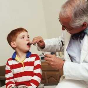 Znaki in zdravljenje laringitisa pri otrocih s strani Komarovskega